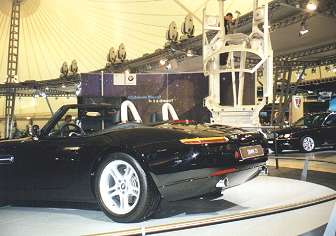 BMW_Z8_07[1].jpg (15994 bytes)