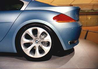 BMW_Z9_04[1].jpg (11802 bytes)